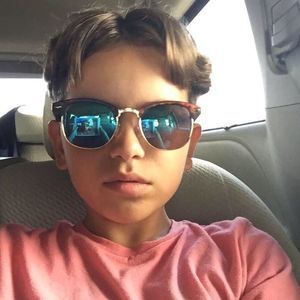 Meet your Posher, Joel